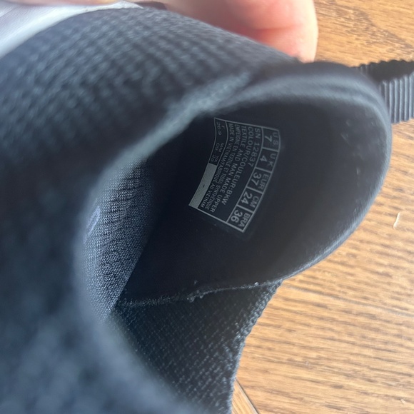 Sketchers Slip-on Shoes - Picture 6 of 6